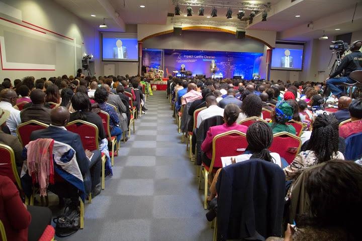 Impact Centre Chrétien : Moquette à damier